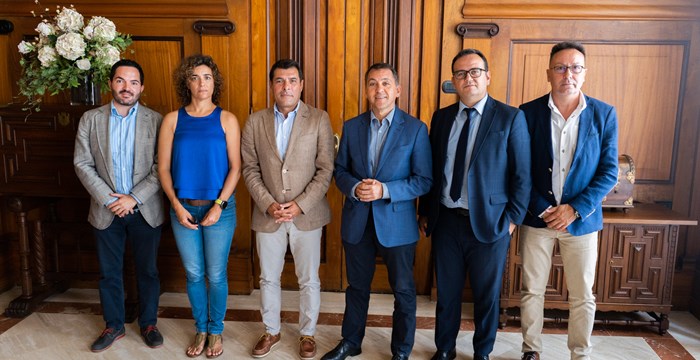 Reunión entre el Ayuntamiento de Santa Cruz de Tenerife y la Federación
