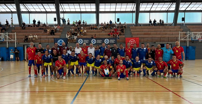 Tenerife Iberia Toscal masculino y Bohemios - Costa Tenerife femenino se alzan con las copas en la gran fiesta del fútbol sala tinerfeño