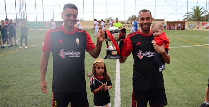 El CD Mensajero recibe el trofeo de campeón de Tercera Federación de la temporada 2022/23