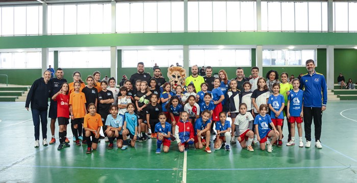 Multitudinaria jornada de fútbol sala femenino de base en El Rosario