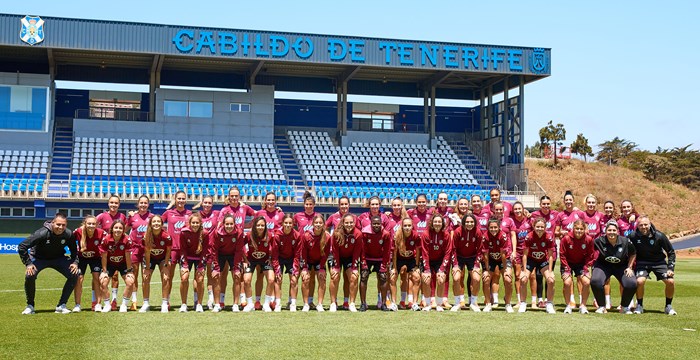 La Selección se entrena en Tenerife con una visita muy especial