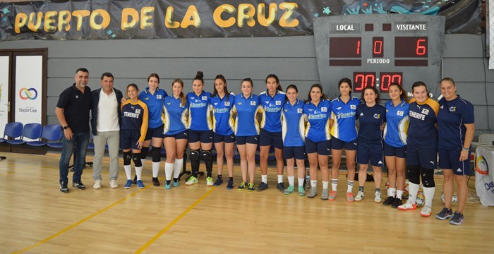 Primer entrenamiento de la selección femenina Sub-19 de futbol sala en Tenerife
