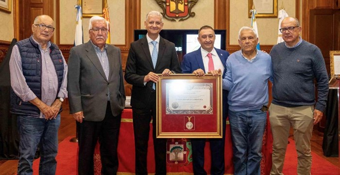 La FIFT acude a la entrega de la medalla de oro a la UD Orotava por su centenario